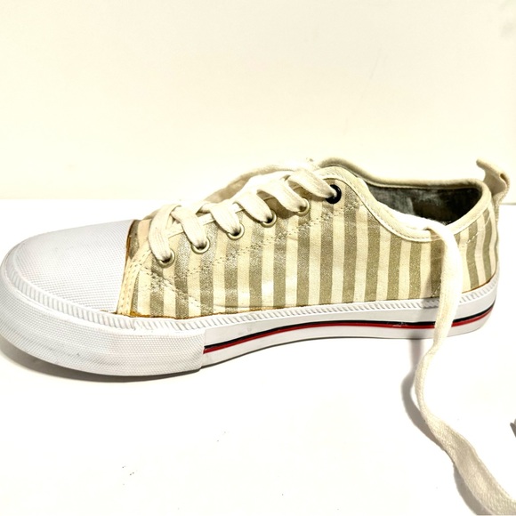 Tommy Hilfiger - Picture 4 of 14